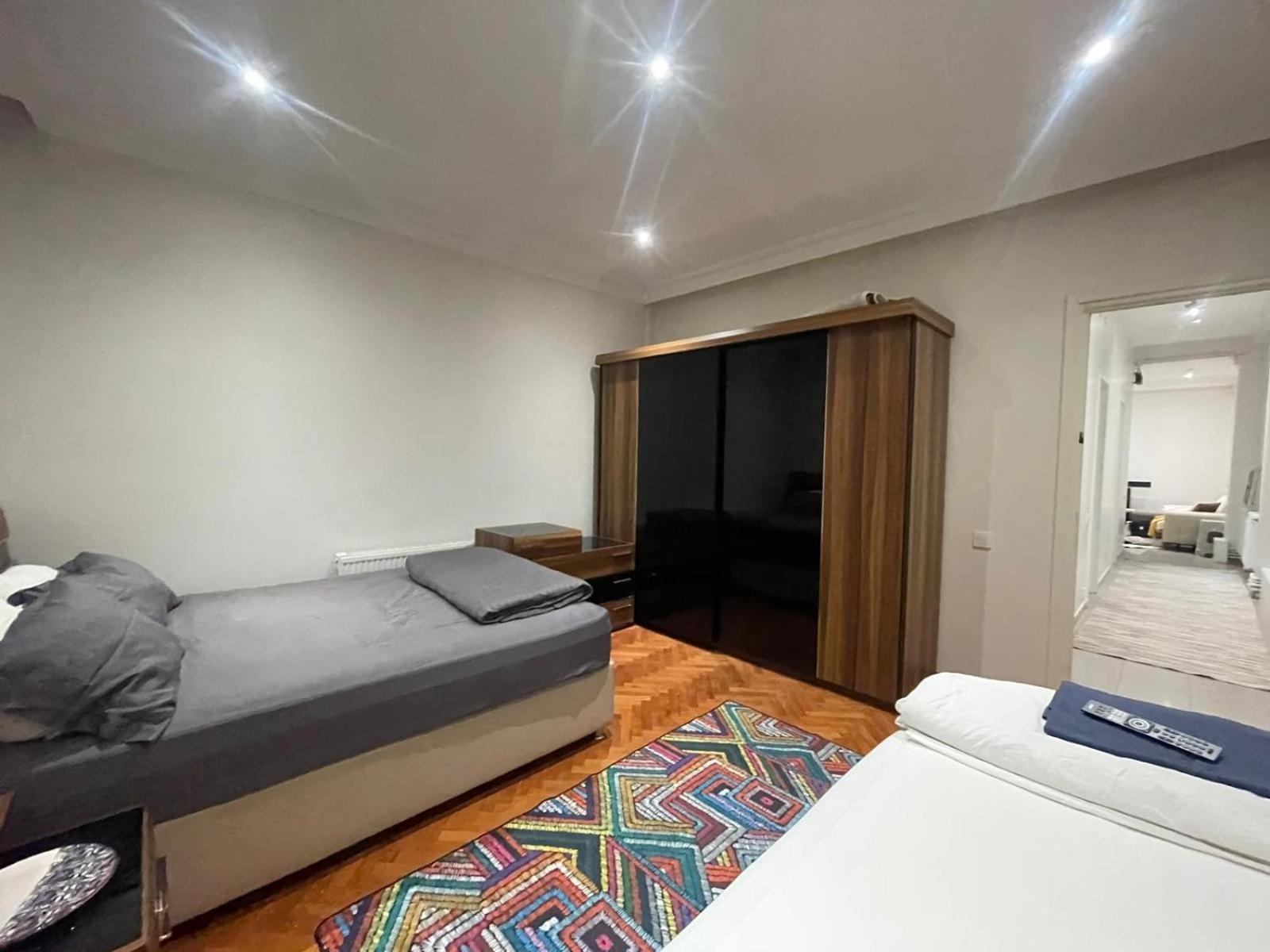 Daire Taksim Square 2plus1 Big Flat On The Center With 2 Bathroom *
