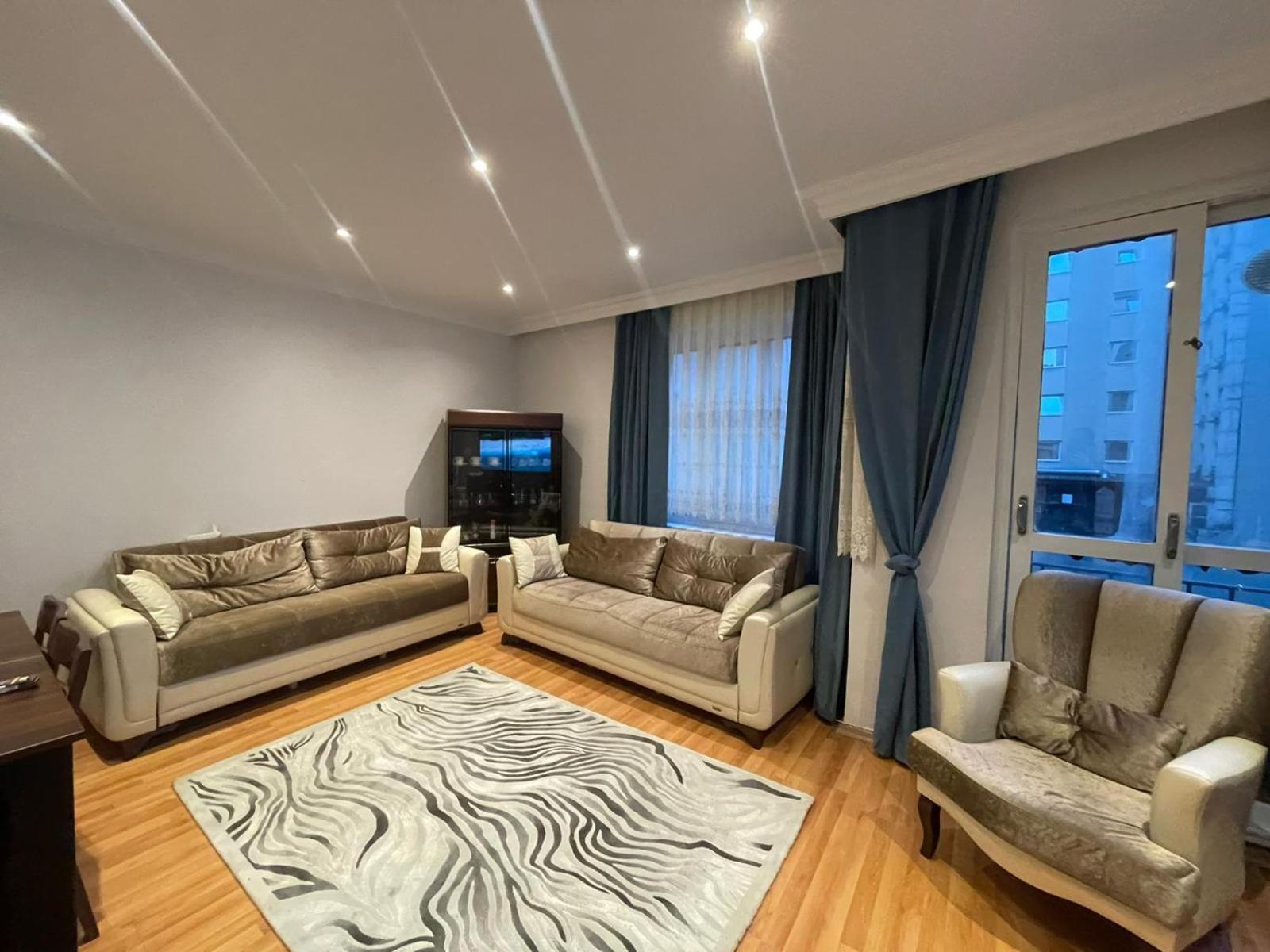Taksim Square 2plus1 Big Flat On The Center With 2 Bathroom Daire İstanbul